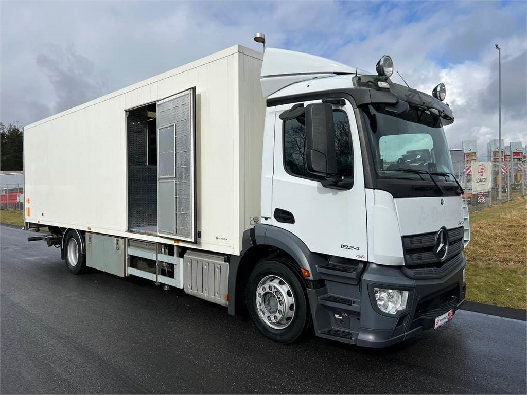 Mercedes-Benz Antos 1824 LnR - Camión caja cerrada: foto 4 Mercedes-Benz Antos 1824 LnR - Camión caja cerrada: foto 4