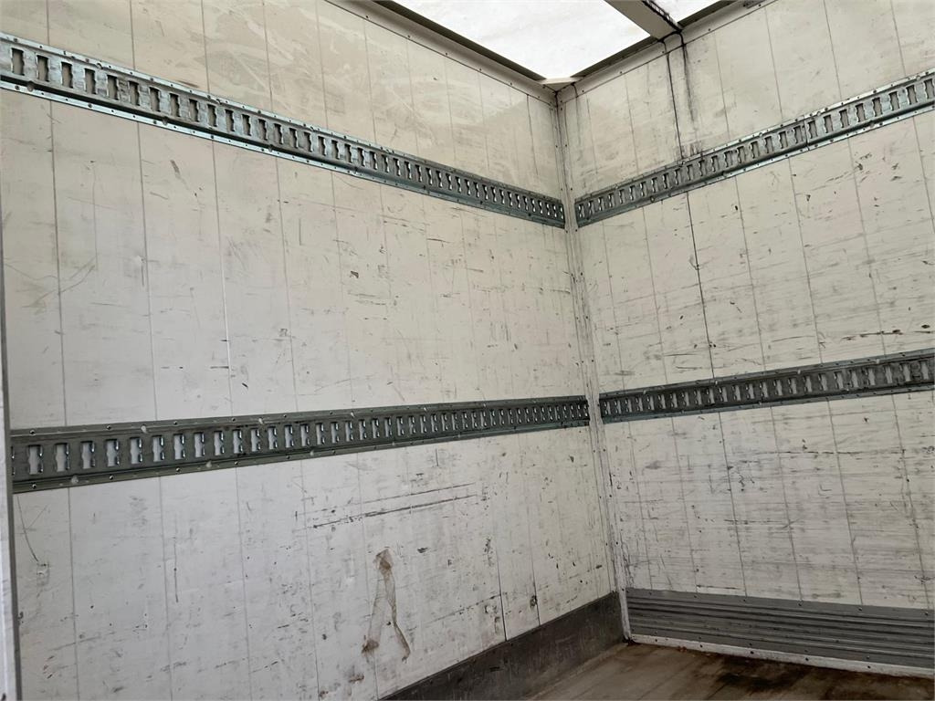 Mercedes-Benz Atego 1224 LnR - Camión caja cerrada: foto 4 Mercedes-Benz Atego 1224 LnR - Camión caja cerrada: foto 4