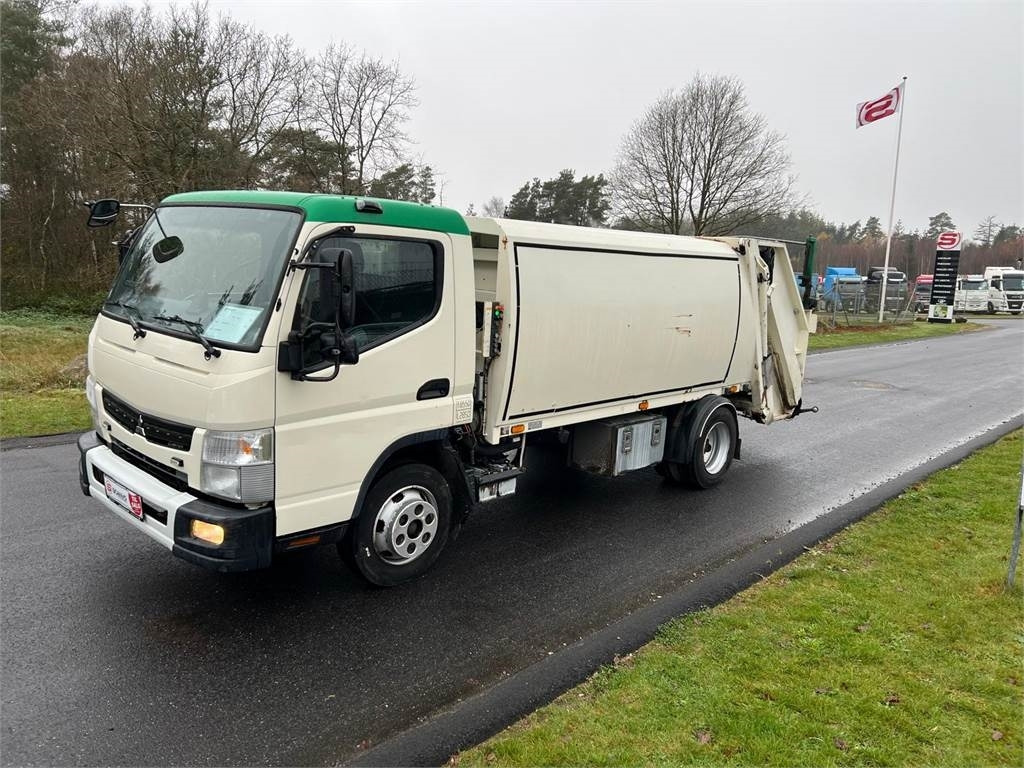 Mitsubishi Fuso CANTER 9C18 - Camión de basura: foto 1 Mitsubishi Fuso CANTER 9C18 - Camión de basura: foto 1