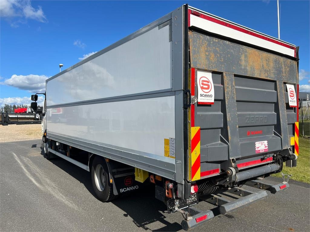 Camión caja cerrada Volvo FL 250 16 ton: foto 7