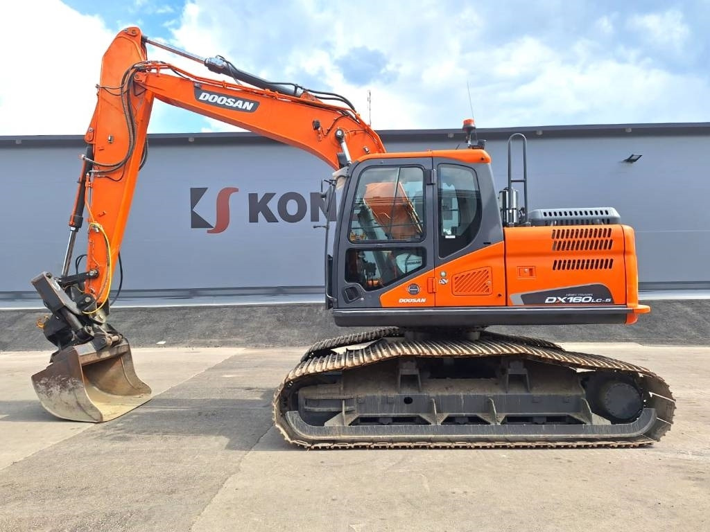 Doosan DX160LCH-5 METSÄMALLI KALLISTAJALLA - Excavadora de cadenas: foto 1 Doosan DX160LCH-5 METSÄMALLI KALLISTAJALLA - Excavadora de cadenas: foto 1