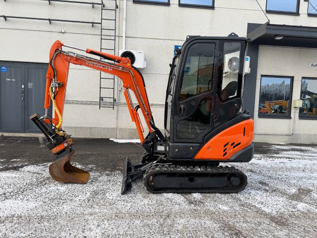 Hitachi ZX 18-3 CLR Kallistaja ja pyöritys - Miniexcavadora: foto 1 Hitachi ZX 18-3 CLR Kallistaja ja pyöritys - Miniexcavadora: foto 1