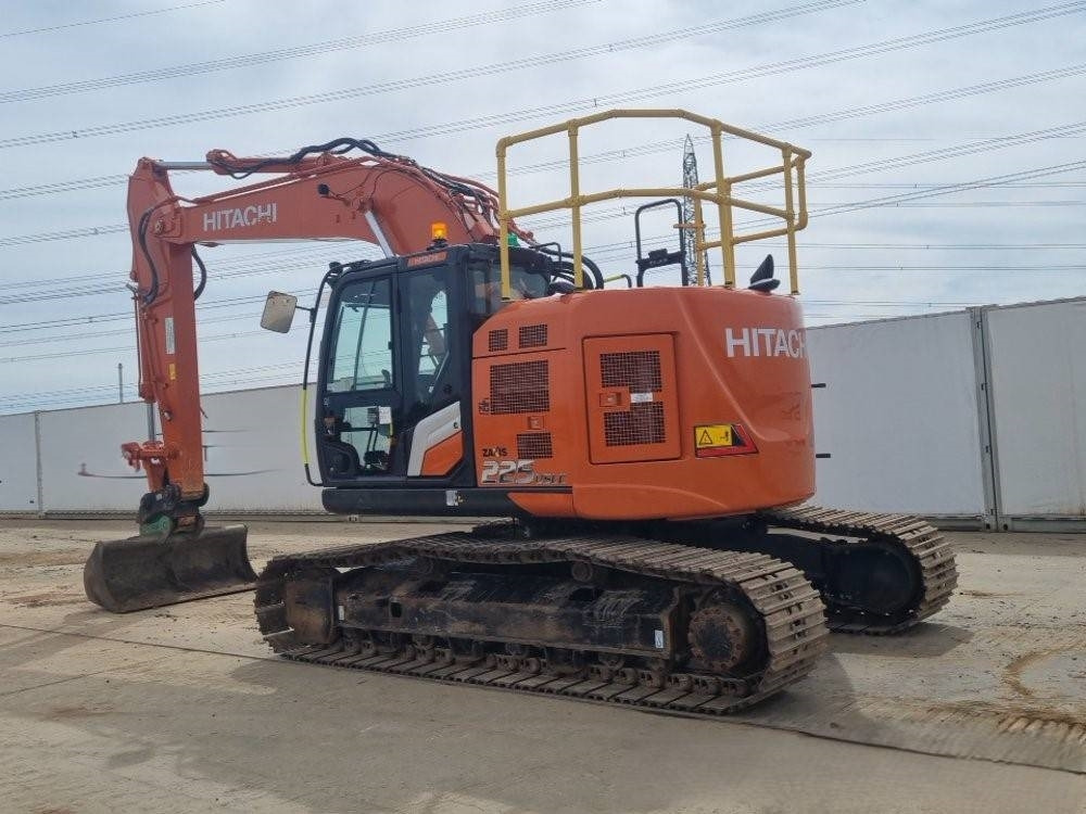 Hitachi ZX225USLC-7 - Excavadora de cadenas: foto 1 Hitachi ZX225USLC-7 - Excavadora de cadenas: foto 1
