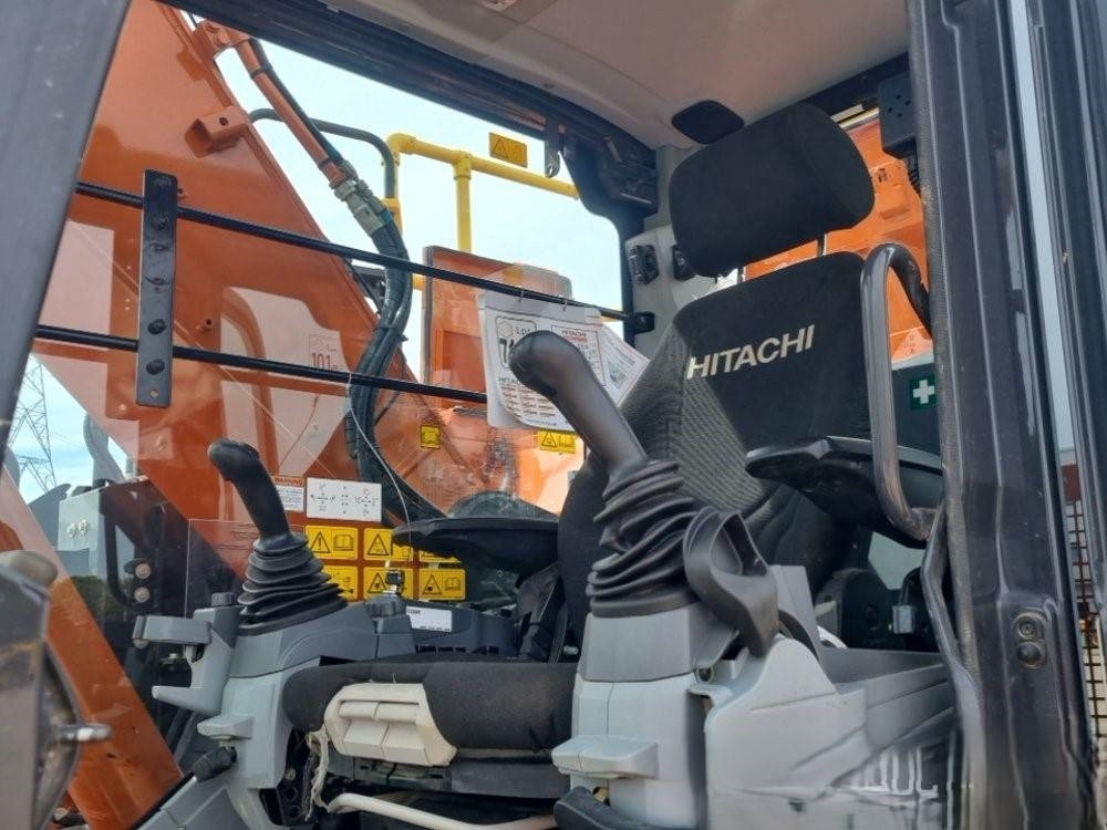Hitachi ZX225USLC-7 - Excavadora de cadenas: foto 5 Hitachi ZX225USLC-7 - Excavadora de cadenas: foto 5