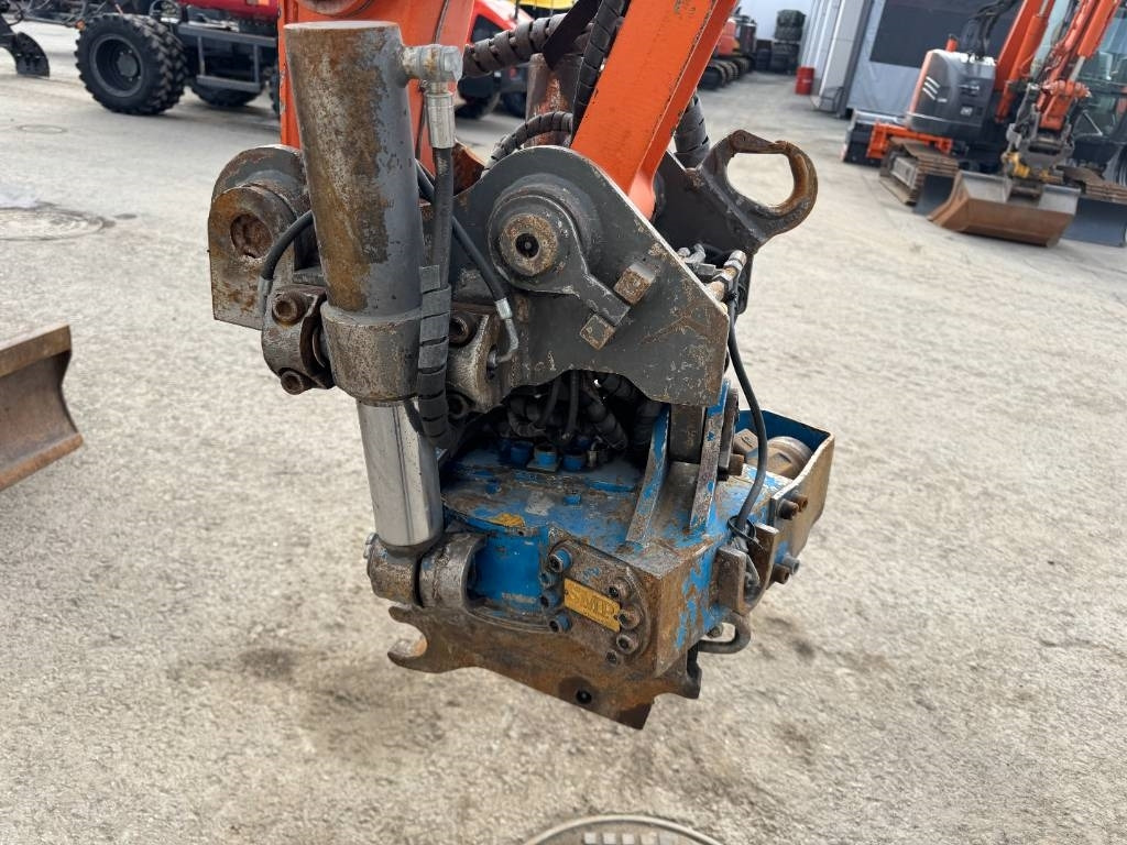 Miniexcavadora Hitachi ZX50U-2 PYÖRITTÄJÄLLÄ: foto 7