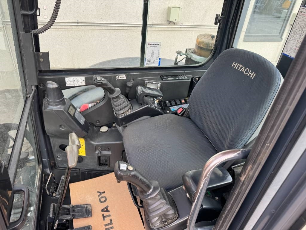 Miniexcavadora Hitachi ZX50U-2 PYÖRITTÄJÄLLÄ: foto 11