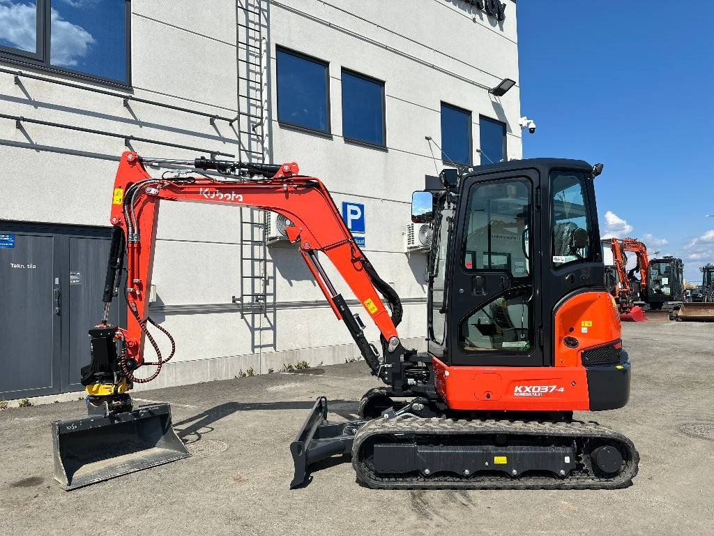 Kubota KX037-4 PYÖRITTÄJÄLLÄ - Miniexcavadora: foto 1 Kubota KX037-4 PYÖRITTÄJÄLLÄ - Miniexcavadora: foto 1