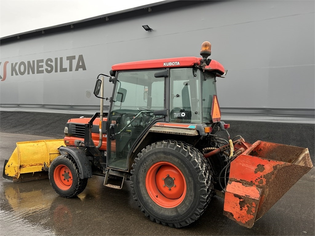 Kubota L 3600 AURA JA HIEKOTIN - Tractor municipal: foto 2 Kubota L 3600 AURA JA HIEKOTIN - Tractor municipal: foto 2