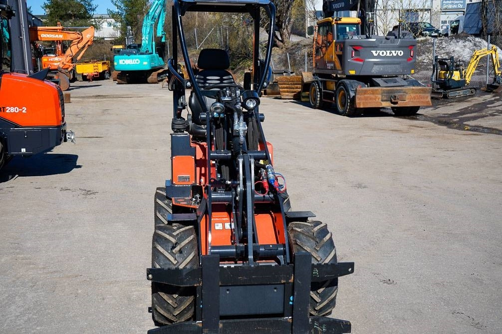 Kubota RT100-2 - Cargadora articulada: foto 3 Kubota RT100-2 - Cargadora articulada: foto 3