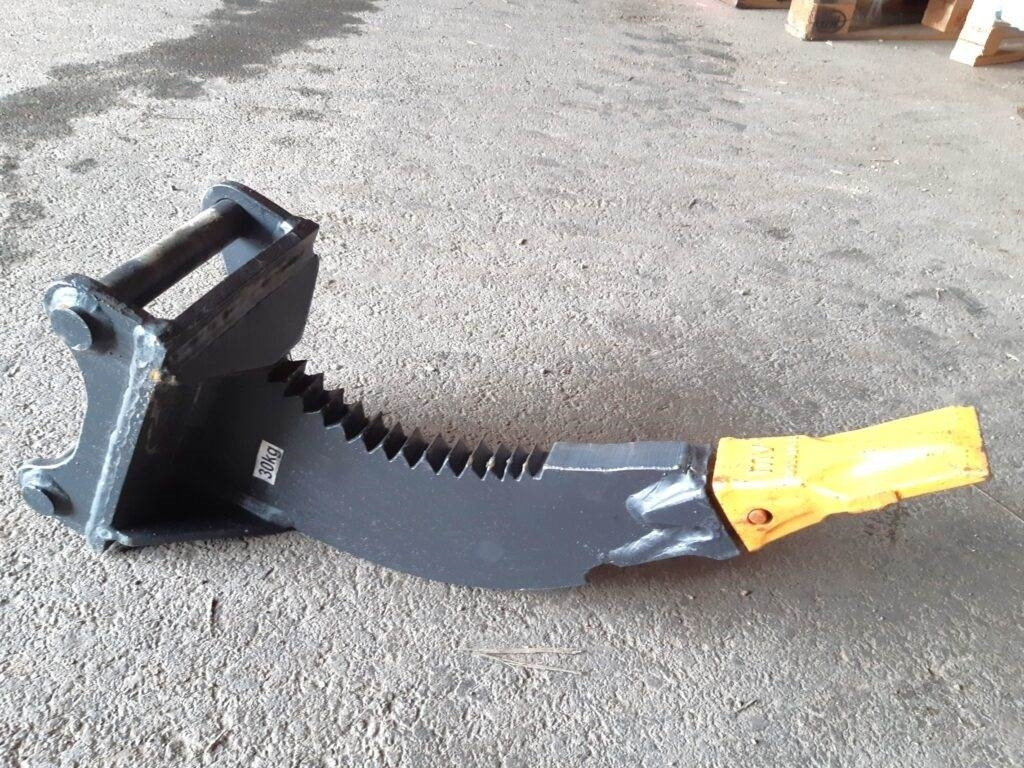 ROUTAPIIKKI LATVALA S30 - Escarificador para Maquinaria de construcción: foto 2 ROUTAPIIKKI LATVALA S30 - Escarificador para Maquinaria de construcción: foto 2