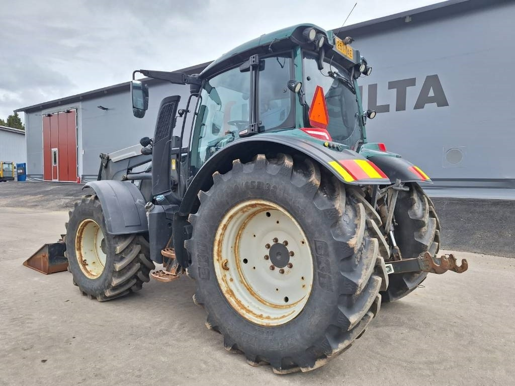 Valtra N174 VERSU ETUKUORMAAJALLA - Tractor: foto 2 Valtra N174 VERSU ETUKUORMAAJALLA - Tractor: foto 2