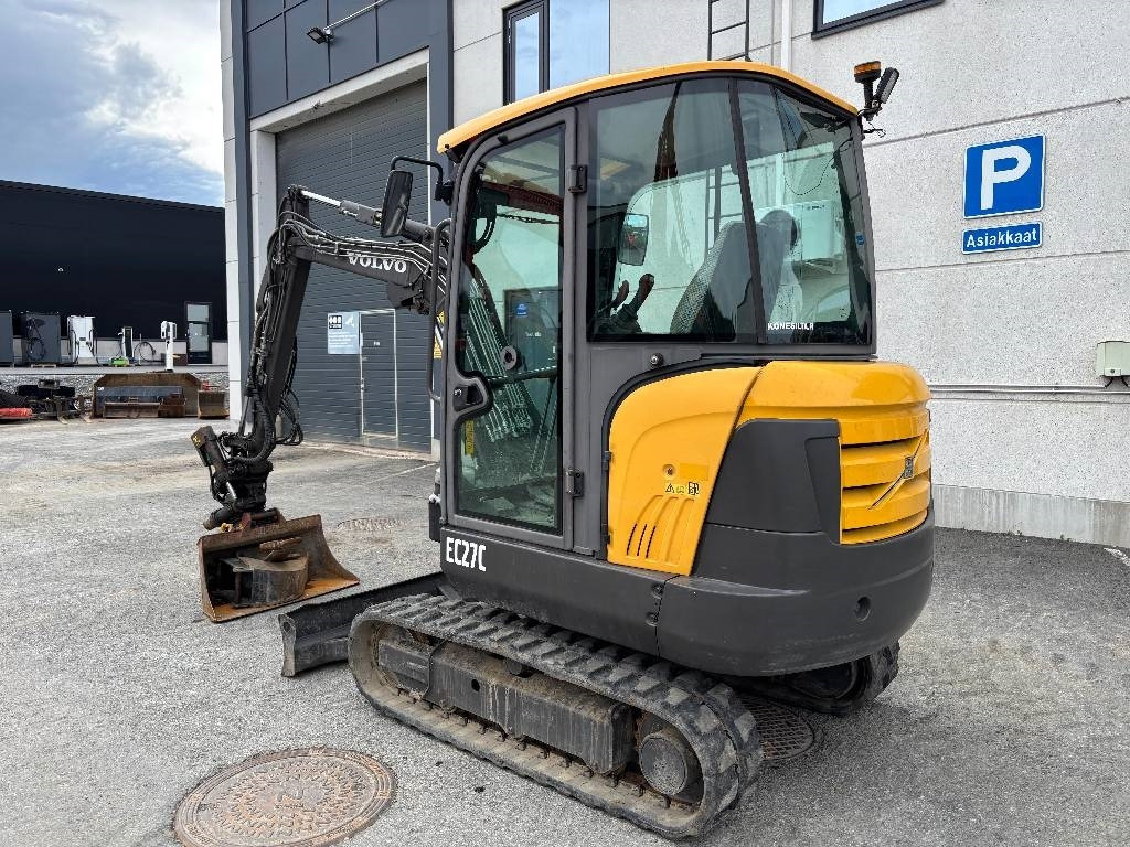 Volvo EC27C PYÖRITTÄJÄLLÄ - Miniexcavadora: foto 2 Volvo EC27C PYÖRITTÄJÄLLÄ - Miniexcavadora: foto 2