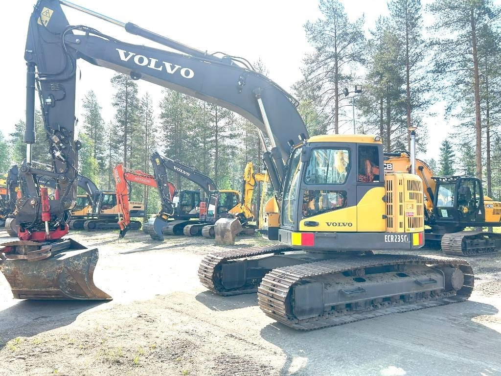 Volvo ECR235CL PYÖRITTÄJÄ, 3D-LAITTEET - Excavadora de cadenas: foto 1 Volvo ECR235CL PYÖRITTÄJÄ, 3D-LAITTEET - Excavadora de cadenas: foto 1