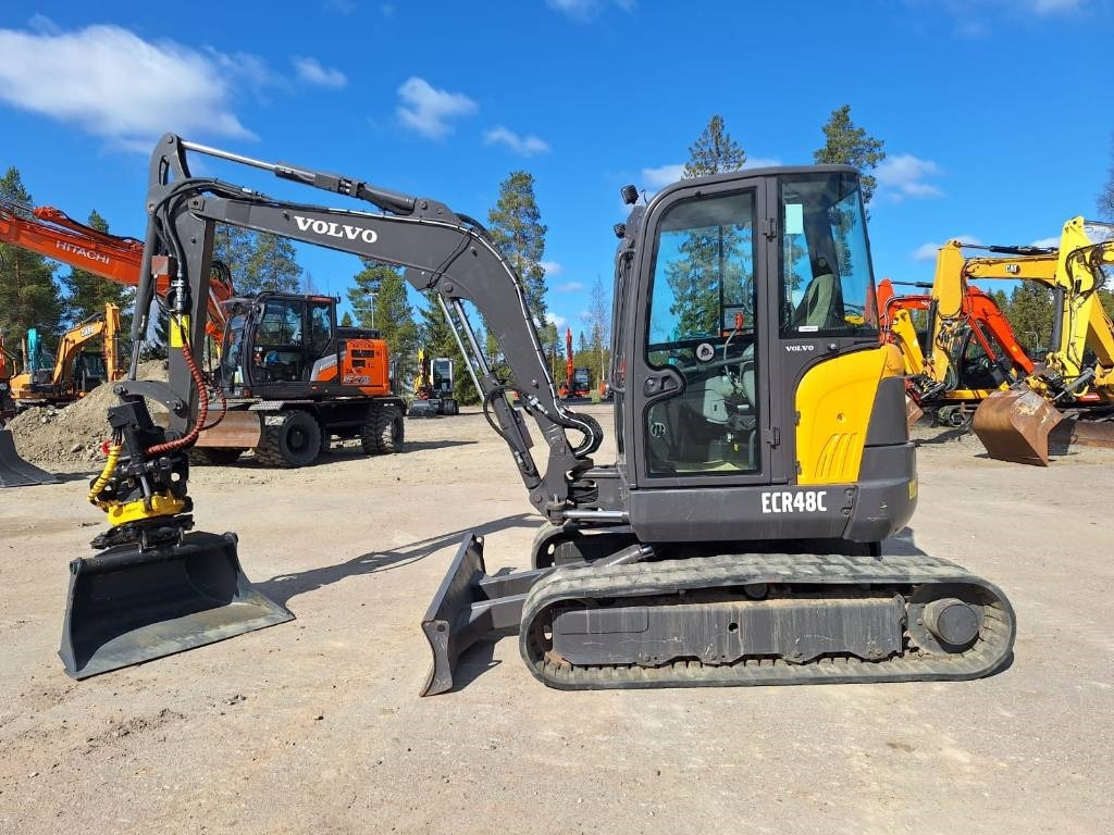 Volvo ECR48C PYÖRITTÄJÄ PIHDEILLÄ - Miniexcavadora: foto 1 Volvo ECR48C PYÖRITTÄJÄ PIHDEILLÄ - Miniexcavadora: foto 1