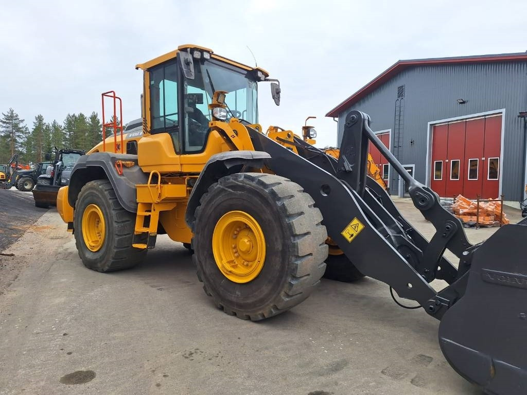 Volvo L110H MYYTY! SOLD! LONG BOOM, VAAKA, YM - Cargadora de ruedas: foto 5 Volvo L110H MYYTY! SOLD! LONG BOOM, VAAKA, YM - Cargadora de ruedas: foto 5