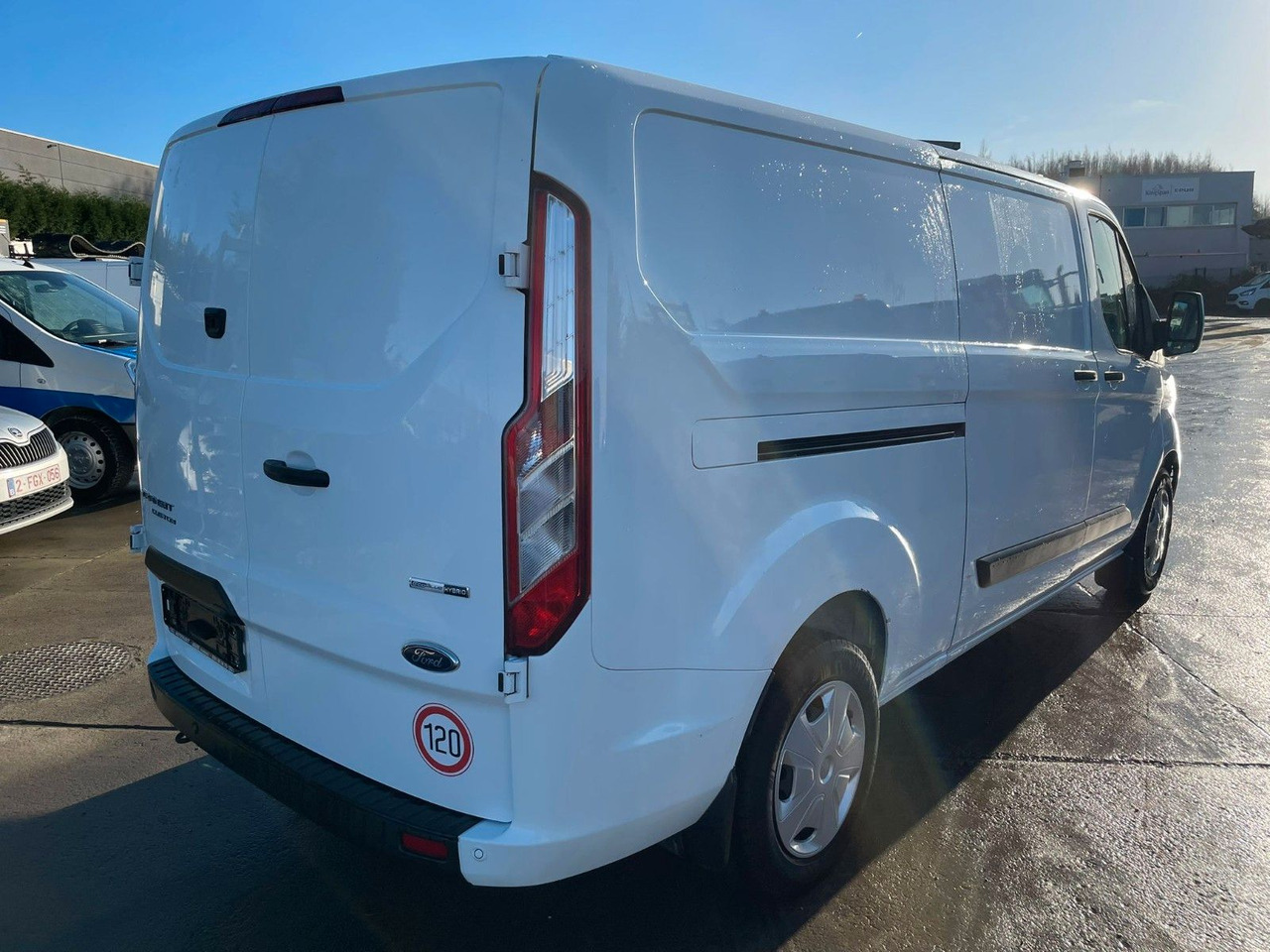 Furgoneta pequeña Ford Transit Custom L2. Klima. Navi. Kamera. Tempomat: foto 11 Furgoneta pequeña Ford Transit Custom L2. Klima. Navi. Kamera. Tempomat: foto 11