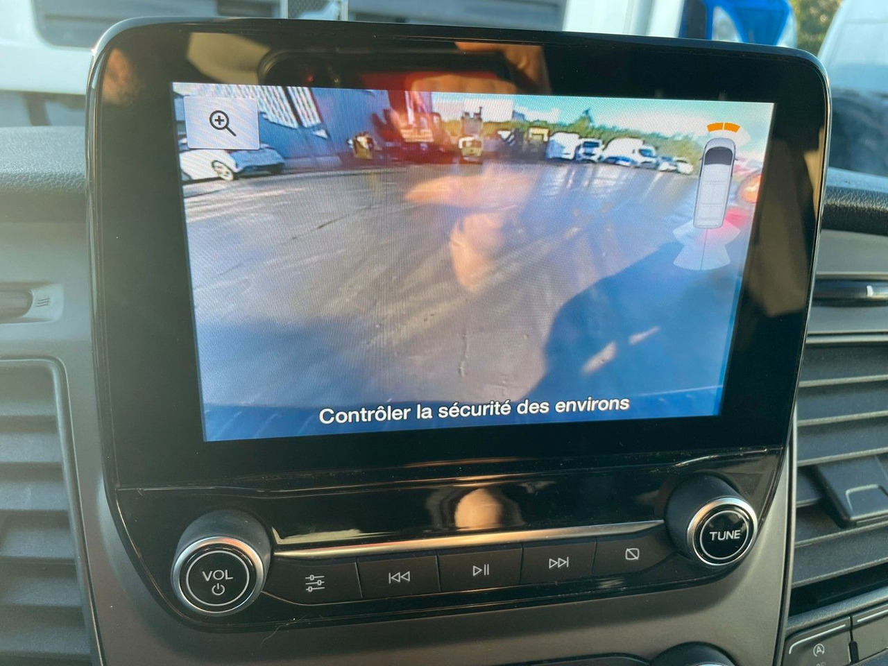 Furgoneta pequeña Ford Transit Custom L2. Klima. Navi. Kamera. Tempomat: foto 17 Furgoneta pequeña Ford Transit Custom L2. Klima. Navi. Kamera. Tempomat: foto 17