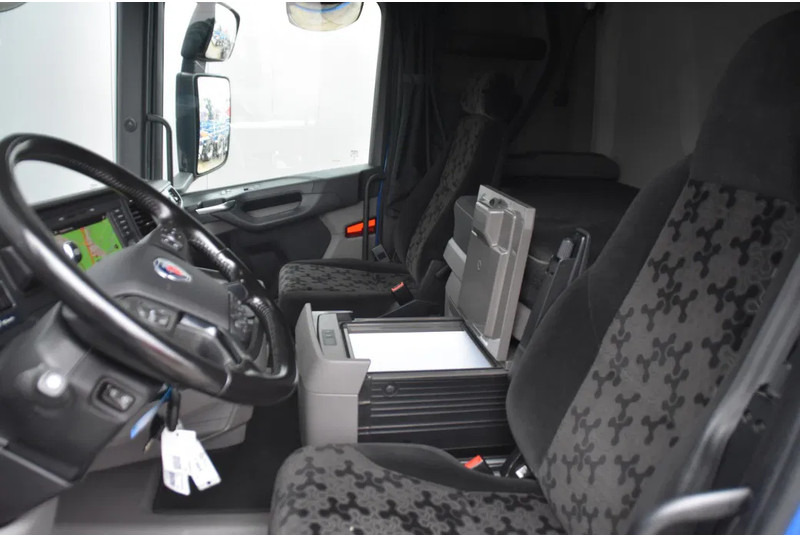 Scania R460 NGS 4x2 - SUPER - RETARDER - 319 TKM - PARK. AIRCO - ACC - NAVI - 2 x FUEL TANKS - TOP CONDITION - - Cabeza tractora: foto 5 Scania R460 NGS 4x2 - SUPER - RETARDER - 319 TKM - PARK. AIRCO - ACC - NAVI - 2 x FUEL TANKS - TOP CONDITION - - Cabeza tractora: foto 5