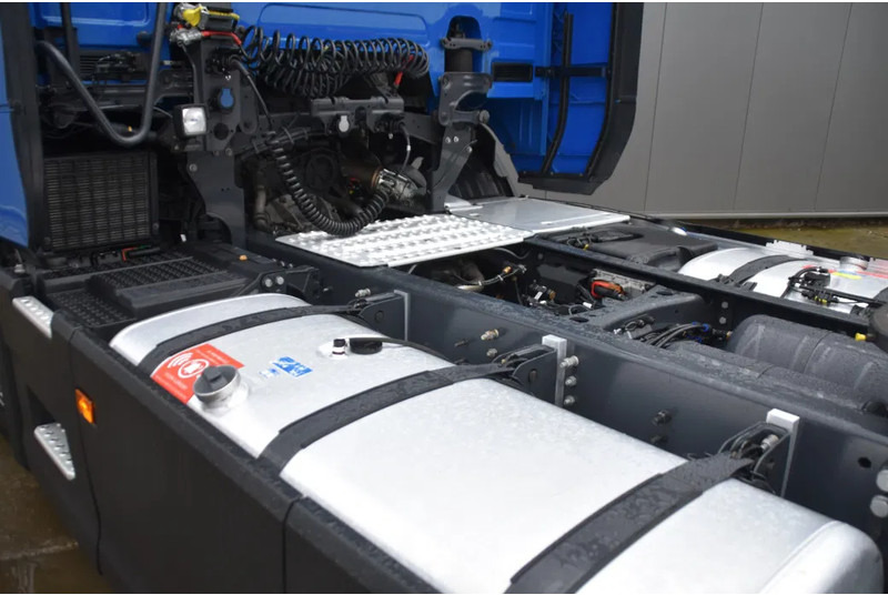 Cabeza tractora Scania R460 NGS 4x2 - SUPER - RETARDER - 319 TKM - PARK. AIRCO - ACC - NAVI - 2 x FUEL TANKS - TOP CONDITION -: foto 9 Cabeza tractora Scania R460 NGS 4x2 - SUPER - RETARDER - 319 TKM - PARK. AIRCO - ACC - NAVI - 2 x FUEL TANKS - TOP CONDITION -: foto 9