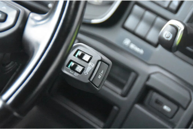 Cabeza tractora Scania R460 NGS 4x2 - SUPER - RETARDER - 319 TKM - PARK. AIRCO - ACC - NAVI - 2 x FUEL TANKS - TOP CONDITION -: foto 8 Cabeza tractora Scania R460 NGS 4x2 - SUPER - RETARDER - 319 TKM - PARK. AIRCO - ACC - NAVI - 2 x FUEL TANKS - TOP CONDITION -: foto 8