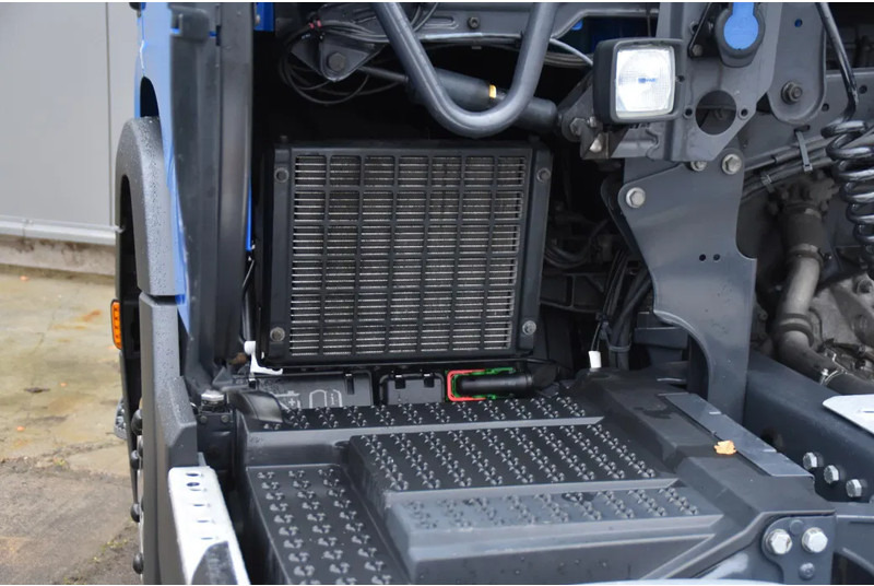 Cabeza tractora Scania R460 NGS 4x2 - SUPER - RETARDER - 319 TKM - PARK. AIRCO - ACC - NAVI - 2 x FUEL TANKS - TOP CONDITION -: foto 10 Cabeza tractora Scania R460 NGS 4x2 - SUPER - RETARDER - 319 TKM - PARK. AIRCO - ACC - NAVI - 2 x FUEL TANKS - TOP CONDITION -: foto 10