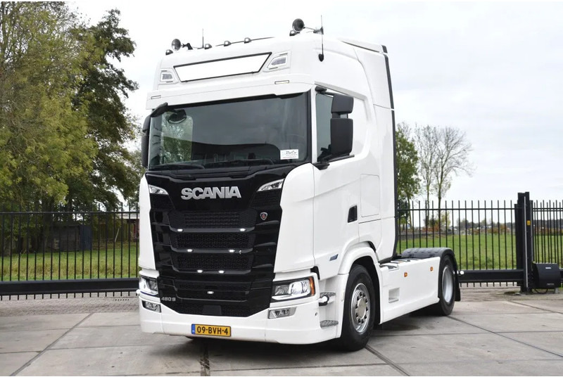 Scania S460 NGS 4x2NB - ONLY 108 TKM - FULL AIR - PARK. AIRCO - LEATHER SEATS - 2 x FUEL TANKS - LED LIGHTS - EXCELLENT CONDITION - - Cabeza tractora: foto 2 Scania S460 NGS 4x2NB - ONLY 108 TKM - FULL AIR - PARK. AIRCO - LEATHER SEATS - 2 x FUEL TANKS - LED LIGHTS - EXCELLENT CONDITION - - Cabeza tractora: foto 2