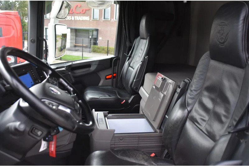 Scania S500 NGS 4x2NB - NEW TACHO - RETARDER - FULL AIR - PARK. AIRCO - 2 x FUEL TANKS - 4 POINT AIR SUSP. REAR - ALCOA'S - LED - - Cabeza tractora: foto 4 Scania S500 NGS 4x2NB - NEW TACHO - RETARDER - FULL AIR - PARK. AIRCO - 2 x FUEL TANKS - 4 POINT AIR SUSP. REAR - ALCOA'S - LED - - Cabeza tractora: foto 4