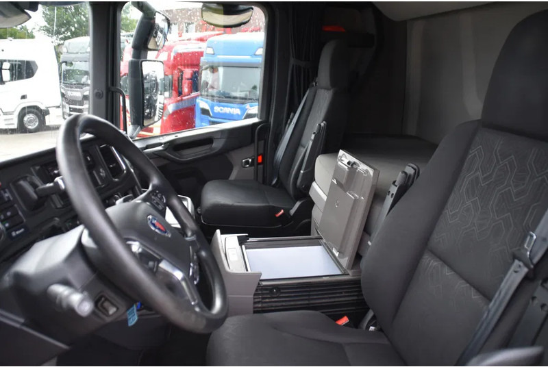 Scania S520 V8 NGS 6x2/4NB - RETARDER - FULL AIR - PARK. AIRCO - ACC - 2 x FUEL TANKS - LED LIGHTS - TOP CONDITION - - Cabeza tractora: foto 5 Scania S520 V8 NGS 6x2/4NB - RETARDER - FULL AIR - PARK. AIRCO - ACC - 2 x FUEL TANKS - LED LIGHTS - TOP CONDITION - - Cabeza tractora: foto 5