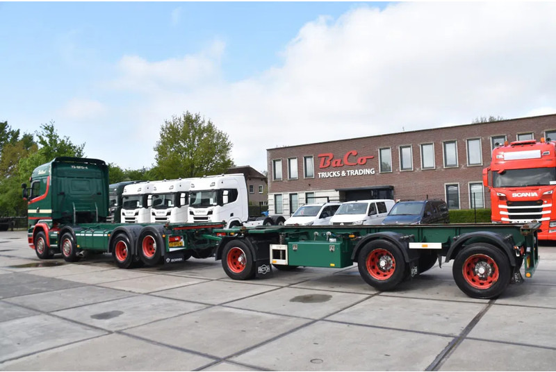 Scania R520 HL V8 8x2 + HANGER - EURO 6 - MANUAL - RETARDER - WHEELBASE: 510 cm - 10 TONS FRONT AXLE - XENON - EXCELLENT CONDITION - - Camión portacontenedore/ Intercambiable: foto 2 Scania R520 HL V8 8x2 + HANGER - EURO 6 - MANUAL - RETARDER - WHEELBASE: 510 cm - 10 TONS FRONT AXLE - XENON - EXCELLENT CONDITION - - Camión portacontenedore/ Intercambiable: foto 2