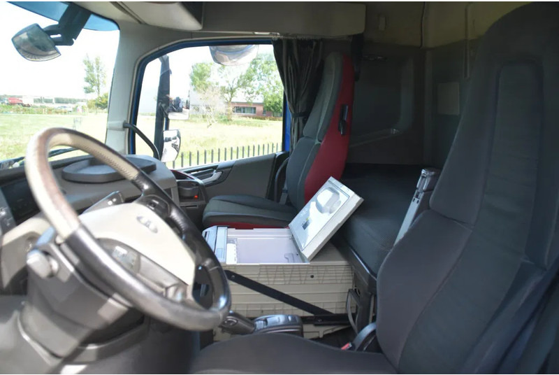 Volvo FH 460 6x2*4 - PALFINGER HOOKLIFT - 841 TKM - PARK. AIRCO - WHEELBASE: 480 CM - PTO - TOP CONDITION - - Camión multibasculante: foto 5 Volvo FH 460 6x2*4 - PALFINGER HOOKLIFT - 841 TKM - PARK. AIRCO - WHEELBASE: 480 CM - PTO - TOP CONDITION - - Camión multibasculante: foto 5