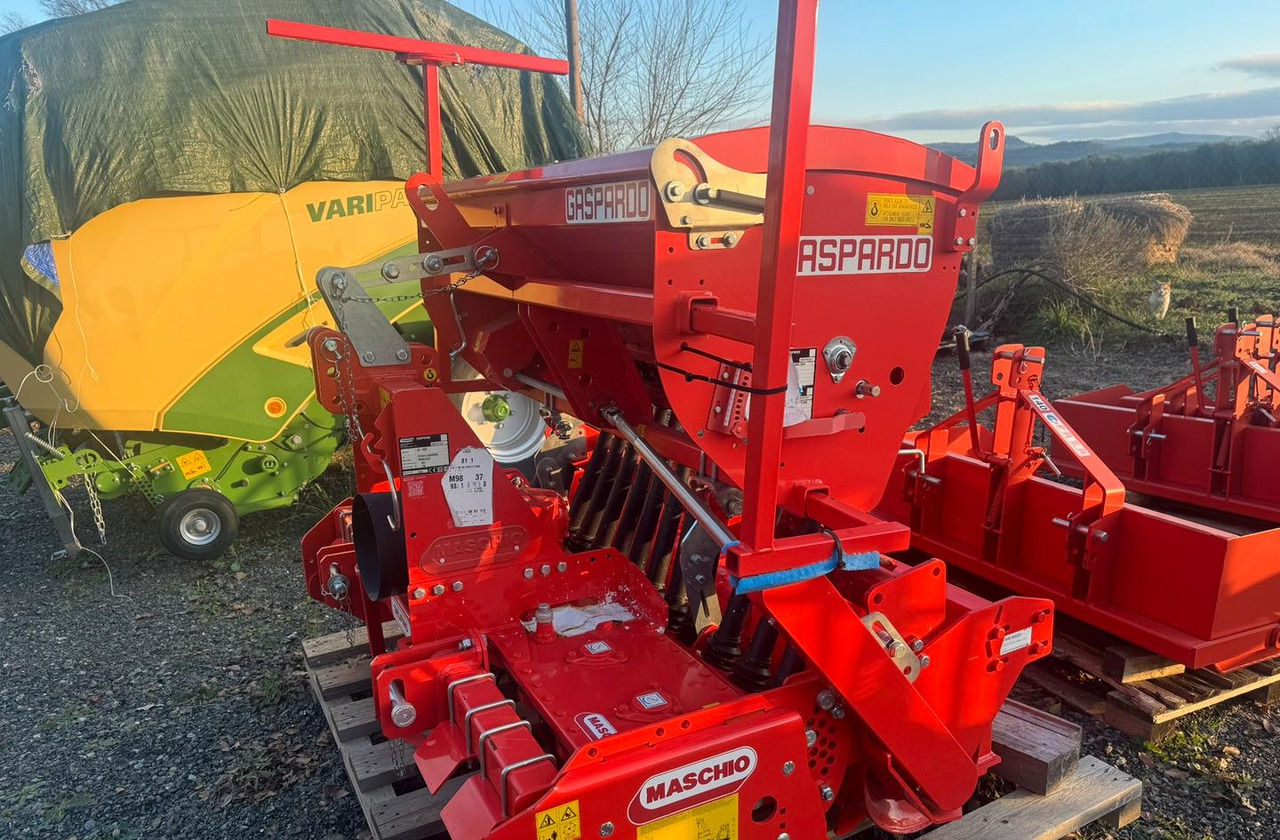 Seminatrice - Sembradora: foto 2 Seminatrice - Sembradora: foto 2