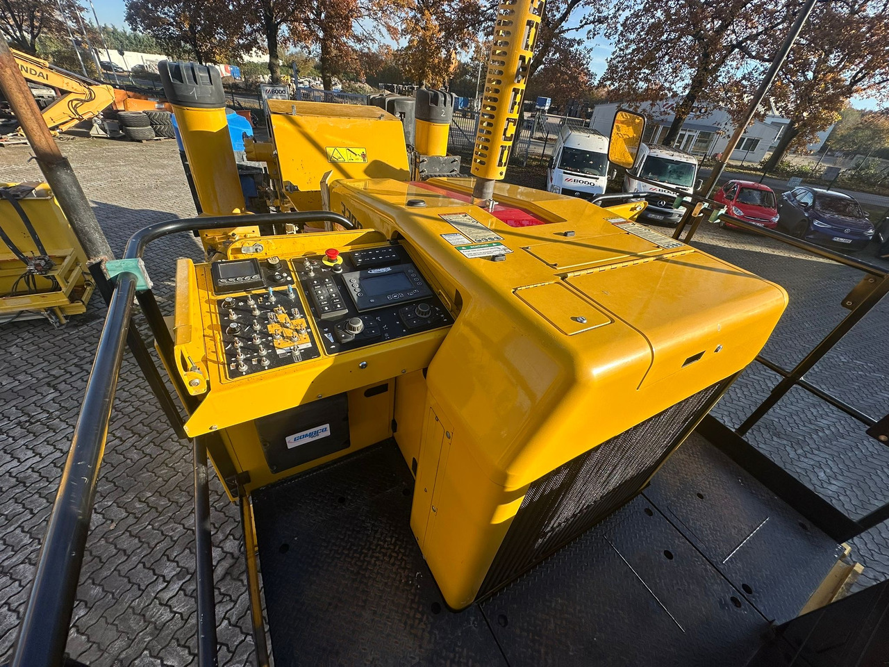 GOMACO 3300 - Pavimentadora de concreto: foto 5 GOMACO 3300 - Pavimentadora de concreto: foto 5