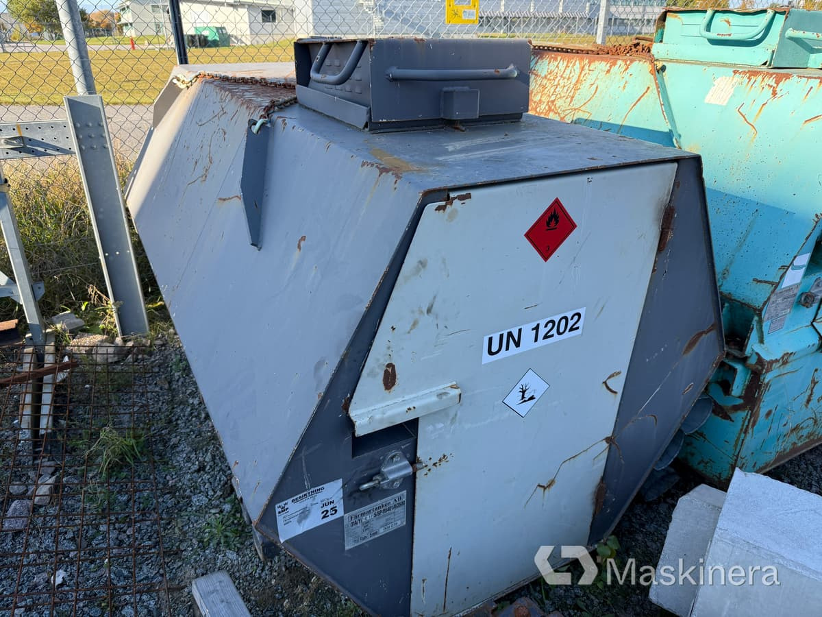 Bränsletank Färmartanken UN 1202 2000 liter - Tanque de almacenamiento: foto 1 Bränsletank Färmartanken UN 1202 2000 liter - Tanque de almacenamiento: foto 1