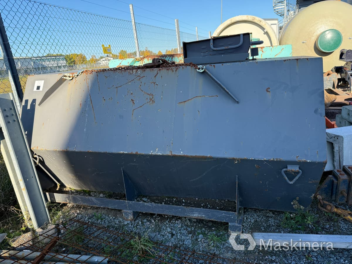Bränsletank Färmartanken UN 1202 2000 liter - Tanque de almacenamiento: foto 3 Bränsletank Färmartanken UN 1202 2000 liter - Tanque de almacenamiento: foto 3