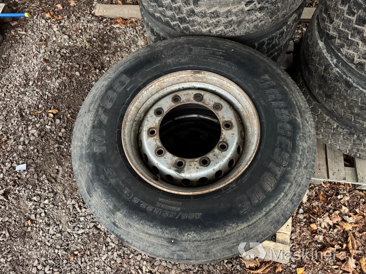 Neumático Bridgestone, Michelin & Dunlop Däck 2st 385/65R22.5 & 8st 315/80R22.5: foto 13 Neumático Bridgestone, Michelin & Dunlop Däck 2st 385/65R22.5 & 8st 315/80R22.5: foto 13