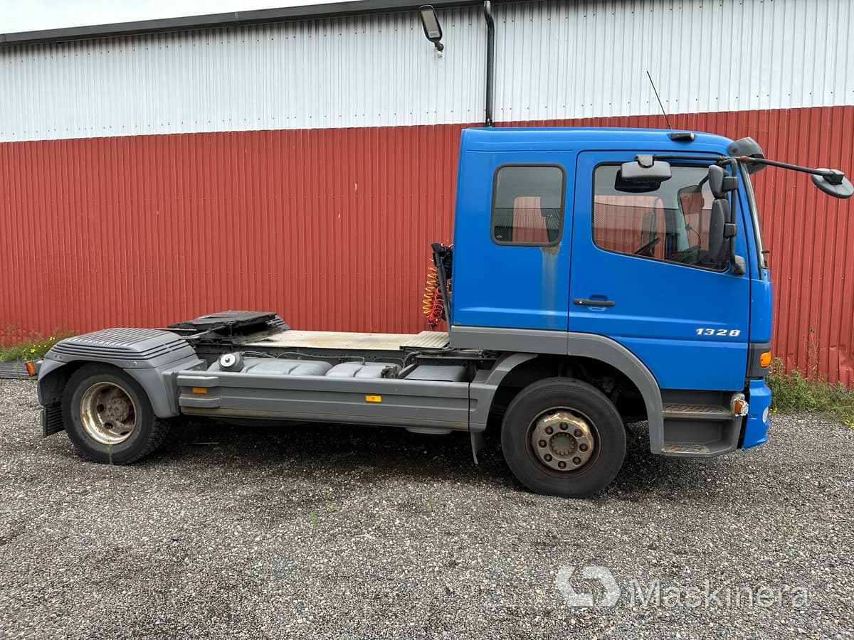 Lastbil Mercedes-Benz Atego 1328 LS 4X - Cabeza tractora: foto 2 Lastbil Mercedes-Benz Atego 1328 LS 4X - Cabeza tractora: foto 2