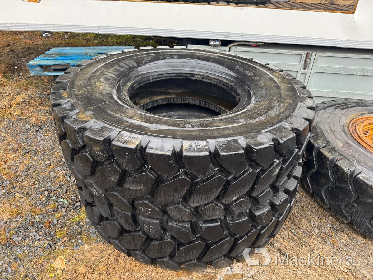Däck Michelin 18.00 R 33 XDT - Neumático para Maquinaria de construcción: foto 1 Däck Michelin 18.00 R 33 XDT - Neumático para Maquinaria de construcción: foto 1