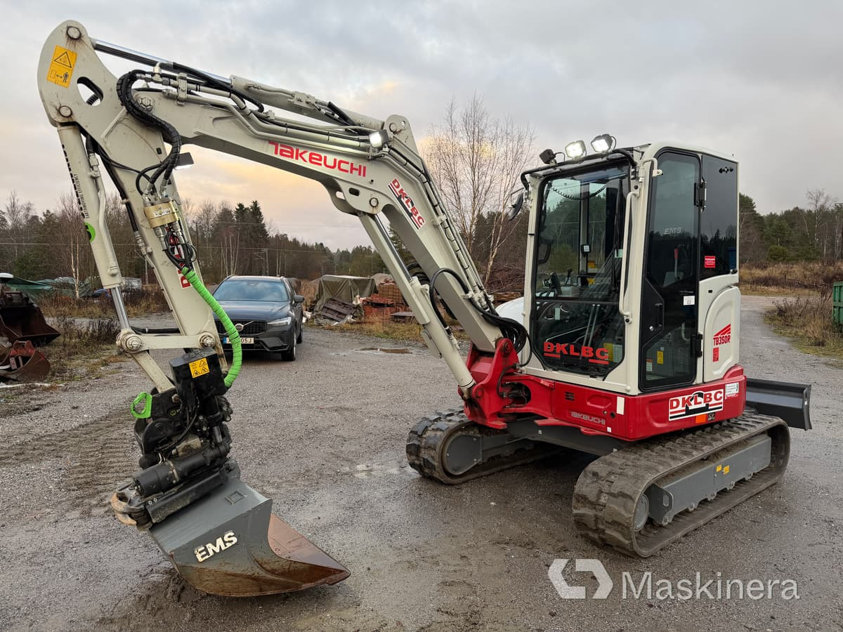 Grävmaskin Takeuchi TB350R med redskap - Excavadora de cadenas: foto 1 Grävmaskin Takeuchi TB350R med redskap - Excavadora de cadenas: foto 1