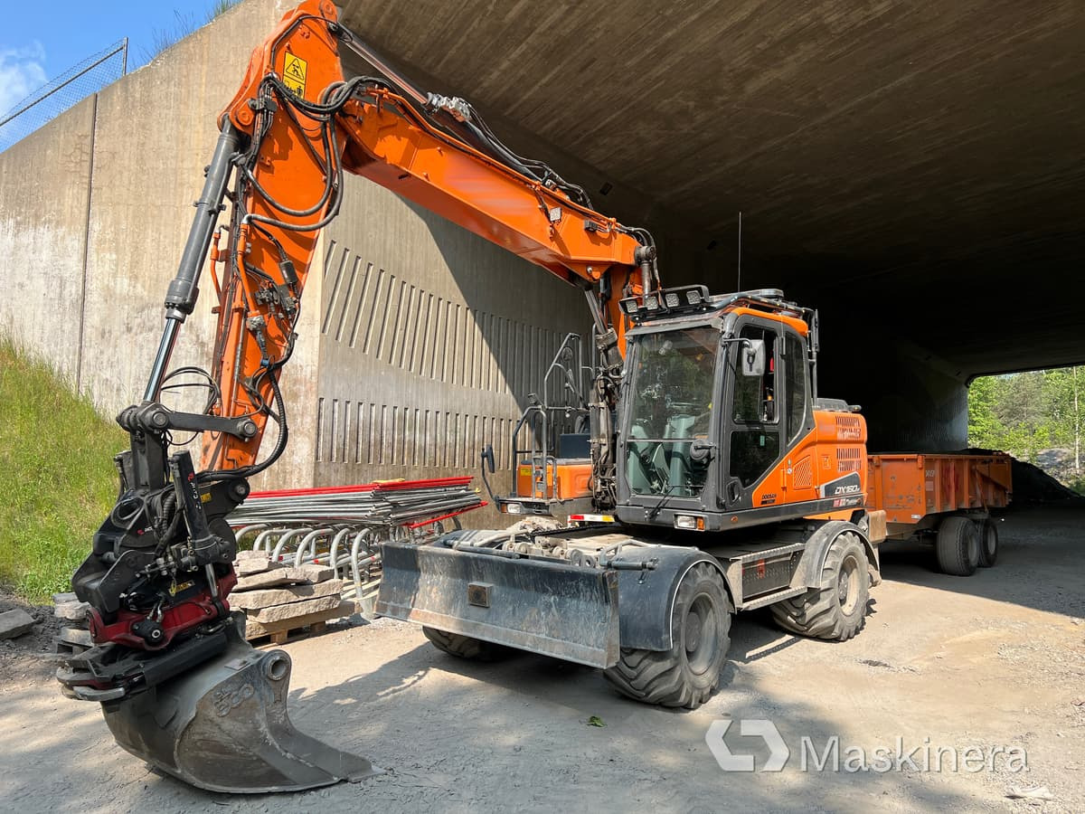 Hjulgrävare Doosan DX160W med tillbehör - Excavadora de cadenas: foto 1 Hjulgrävare Doosan DX160W med tillbehör - Excavadora de cadenas: foto 1