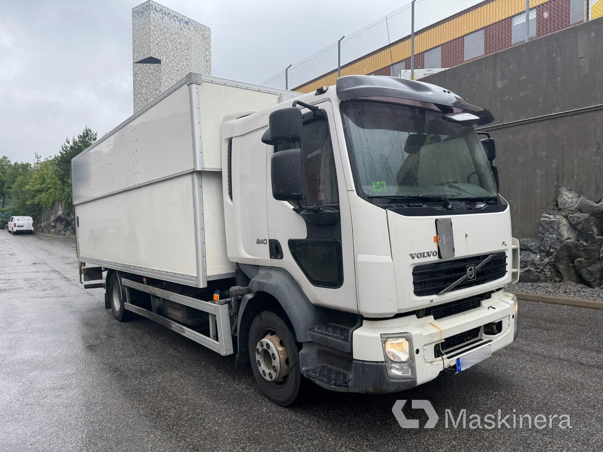 Lastbil Volvo FL-240 4X2 - Camión caja cerrada: foto 3 Lastbil Volvo FL-240 4X2 - Camión caja cerrada: foto 3