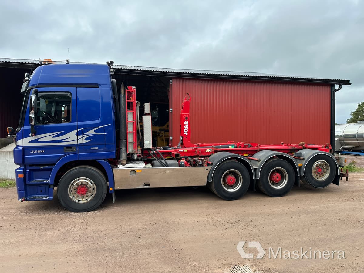 Mercedes Benz 930.24 3260L Krokbil Mercedes Benz 3260L med Cameleont - Camión multibasculante: foto 3 Mercedes Benz 930.24 3260L Krokbil Mercedes Benz 3260L med Cameleont - Camión multibasculante: foto 3