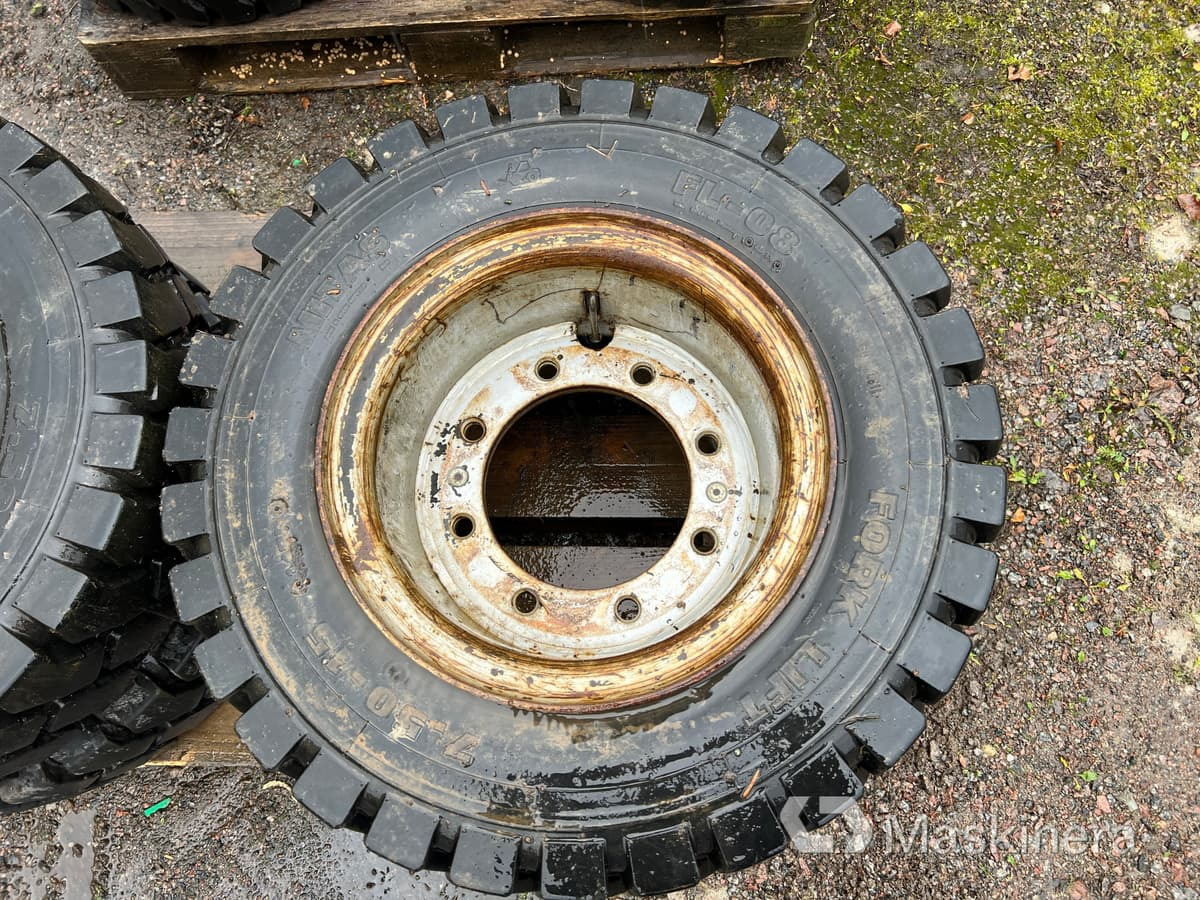 Mitas FL-08 Twindäck på fälg Mitas 7,50-15, 4 st - Rueda completa para Maquinaria de construcción: foto 2 Mitas FL-08 Twindäck på fälg Mitas 7,50-15, 4 st - Rueda completa para Maquinaria de construcción: foto 2