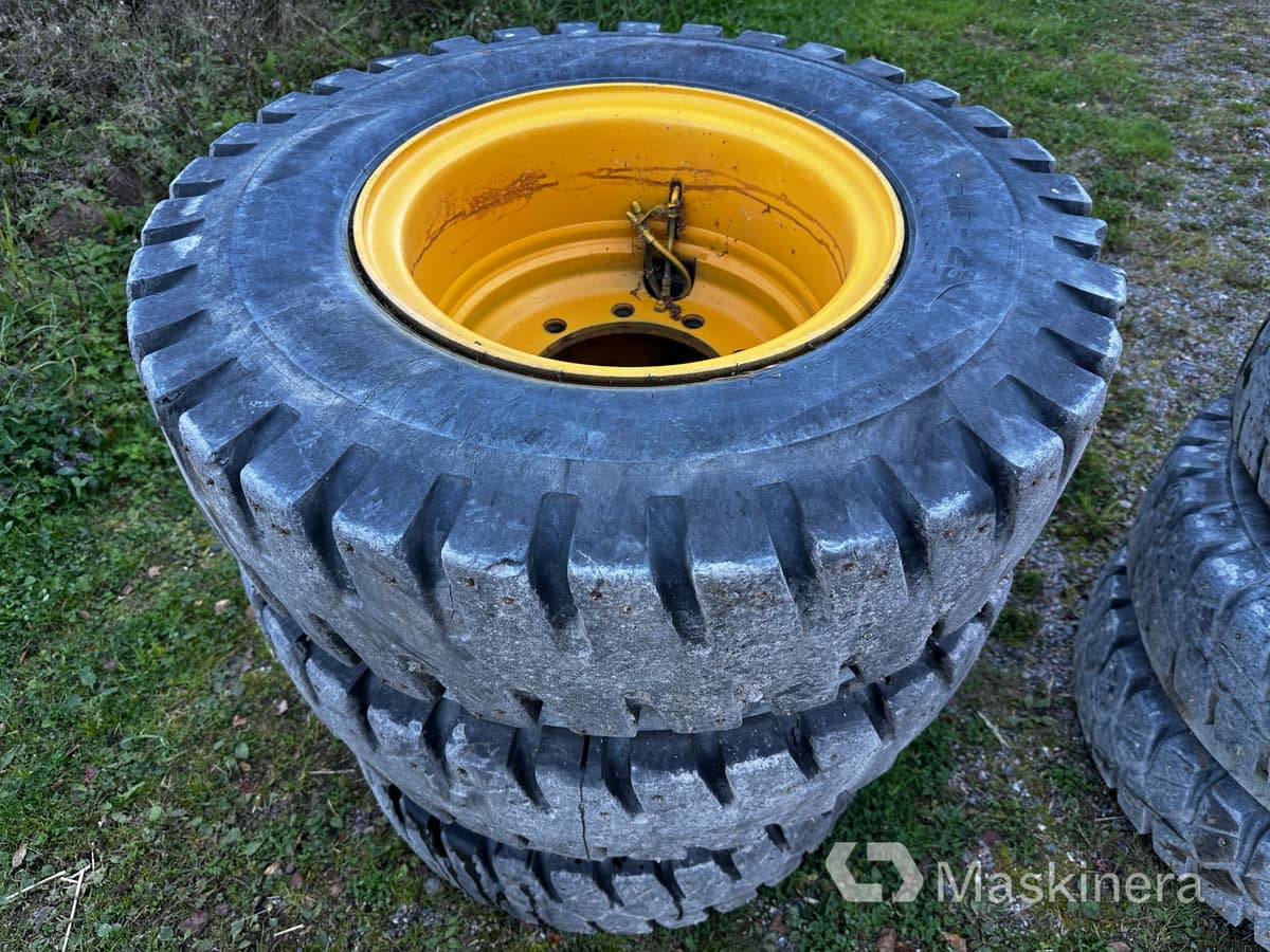 Nokian Grävmaskinsdäck dubbelhjul med fälg - Rueda completa para Maquinaria de construcción: foto 2 Nokian Grävmaskinsdäck dubbelhjul med fälg - Rueda completa para Maquinaria de construcción: foto 2