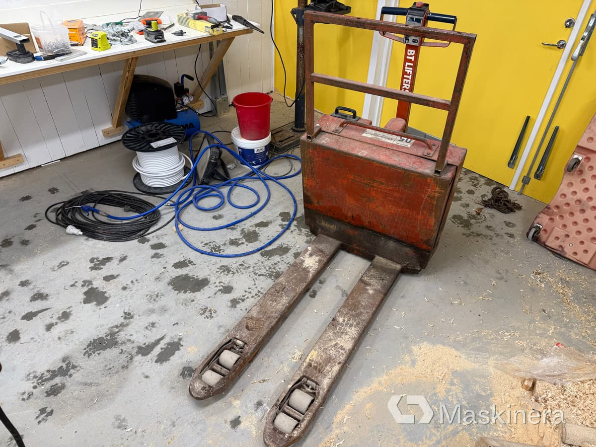 Pallyft BT-truck PPT 1250 E ink laddare - Transpaleta: foto 1 Pallyft BT-truck PPT 1250 E ink laddare - Transpaleta: foto 1