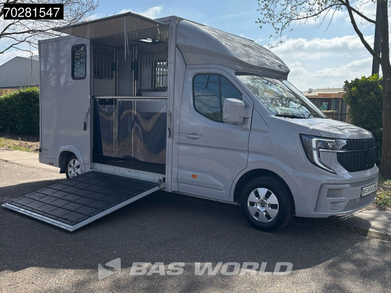 Renault Master 2025 model Paardenwagen Hengstenuitvoering / Horsetruck / Veewagen Airco Cruise control - Furgoneta: foto 1 Renault Master 2025 model Paardenwagen Hengstenuitvoering / Horsetruck / Veewagen Airco Cruise control - Furgoneta: foto 1