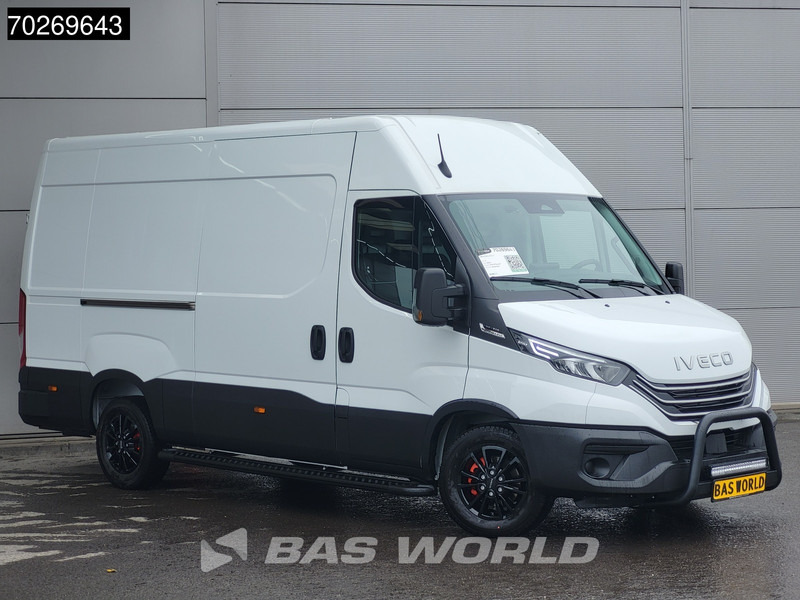 Iveco Daily 35S21 3.0L Automaat Black Edition 2025 model L2H2 Trekhaak Tacho ACC LED CarPlay Velgen Camera 12m3 Airco Trekhaak - Furgón: foto 5 Iveco Daily 35S21 3.0L Automaat Black Edition 2025 model L2H2 Trekhaak Tacho ACC LED CarPlay Velgen Camera 12m3 Airco Trekhaak - Furgón: foto 5