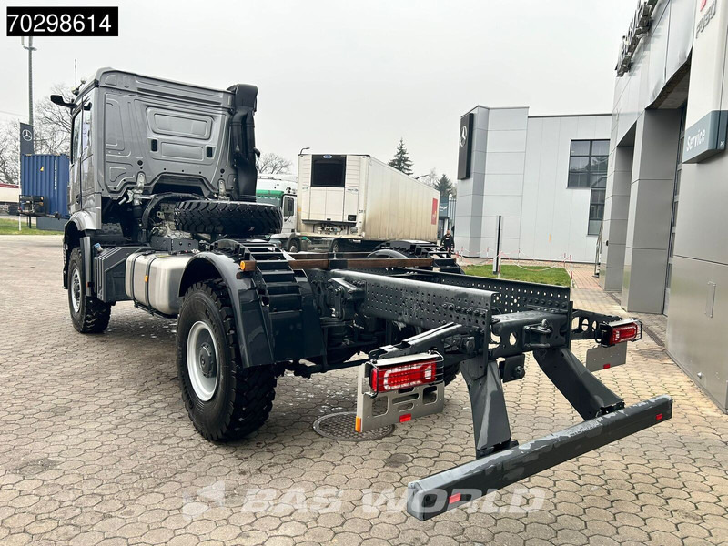 Mercedes-Benz Acrocs 2051 Arocs 4X4 NEW 4x4 chassis! Camper base Steel suspension Big-Axle Automatic Euro 6 - Camión chasis: foto 2 Mercedes-Benz Acrocs 2051 Arocs 4X4 NEW 4x4 chassis! Camper base Steel suspension Big-Axle Automatic Euro 6 - Camión chasis: foto 2