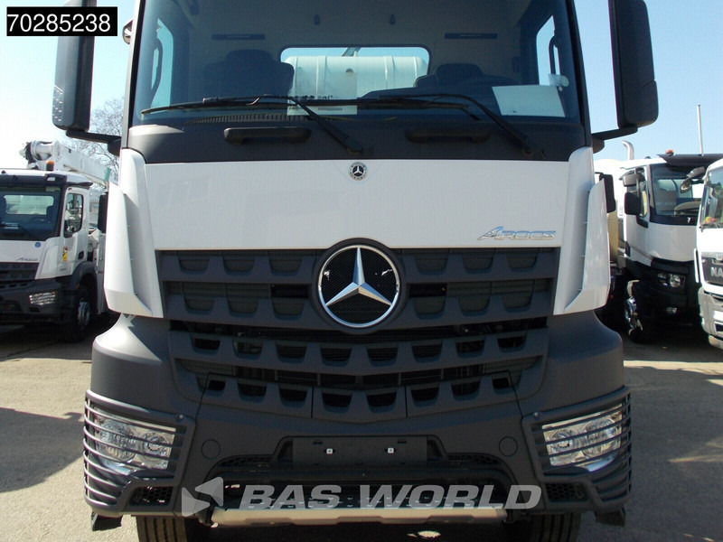 Mercedes-Benz Arocs 4145 8X4 - Camión hormigonera: foto 5 Mercedes-Benz Arocs 4145 8X4 - Camión hormigonera: foto 5