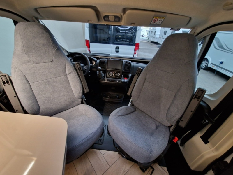 Chausson First Line V594L - Cámper: foto 4 Chausson First Line V594L - Cámper: foto 4