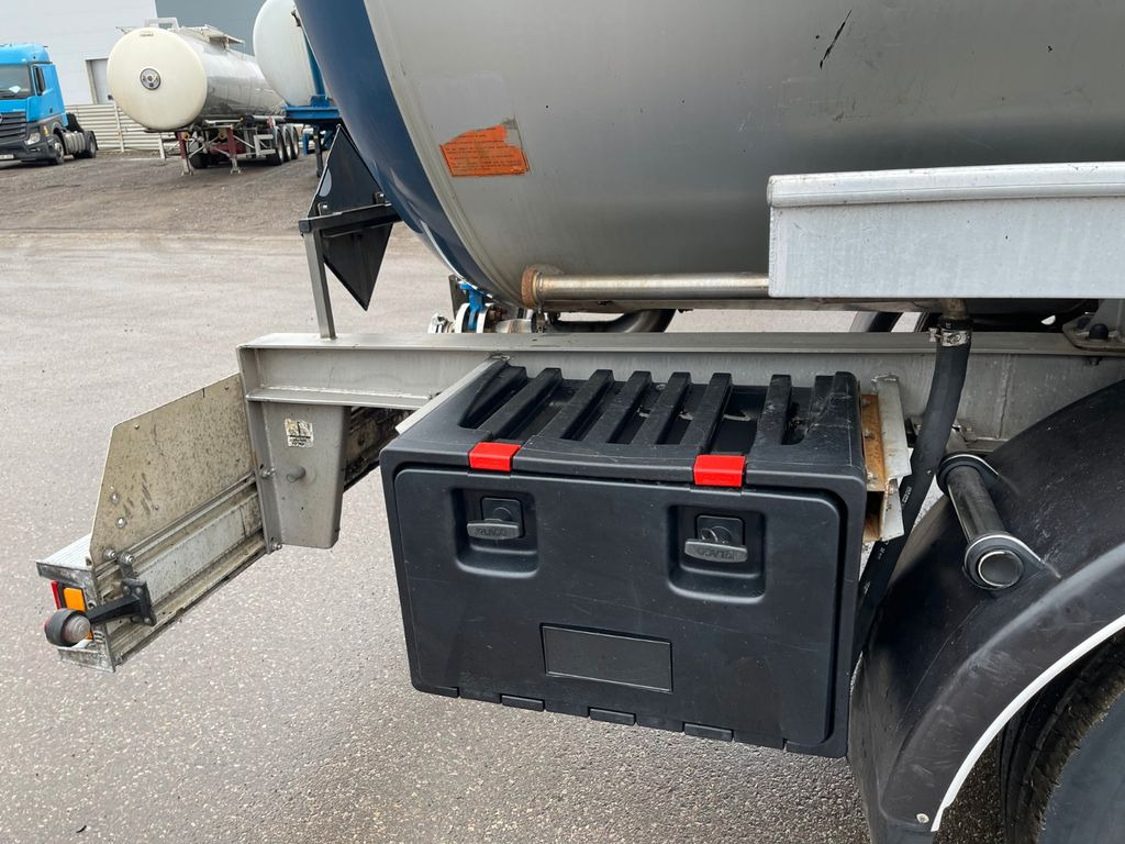 Magyar ADR 7 units - Semirremolque cisterna: foto 5 Magyar ADR 7 units - Semirremolque cisterna: foto 5